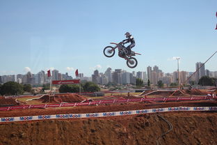 九游体育下载-“武汉马拉松赛:从起点到终点,挑战极限!” 第3张